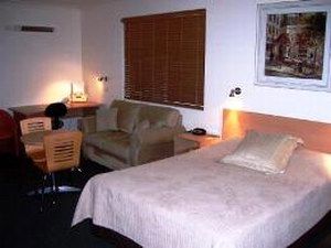 Aston Hill Motor Lodge - Dalby Accommodation 1