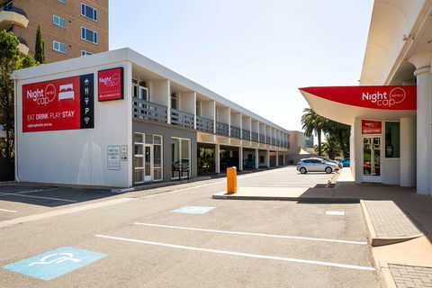 Watermark Glenelg - Dalby Accommodation 0