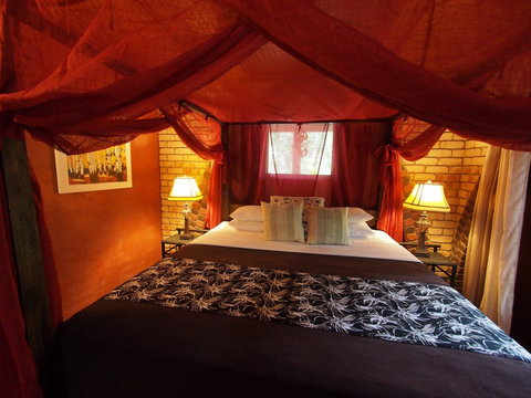 Cedar Park Rainforest Resort - Dalby Accommodation 2