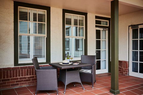 Hotel Kurrajong Canberra - Dalby Accommodation 1