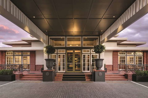 Hotel Kurrajong Canberra - Dalby Accommodation 2