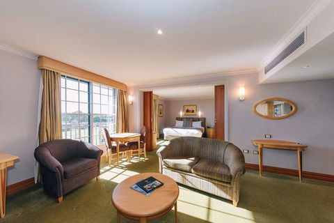Country Club Tasmania - Dalby Accommodation 9