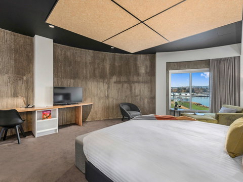 Peppers Silo Launceston - Dalby Accommodation 3