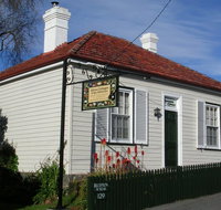 Alice's Cottages - Dalby Accommodation