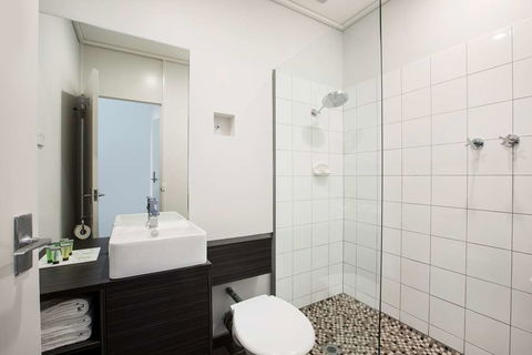 Nightcap at Sandringham Hotel - Dalby Accommodation 6