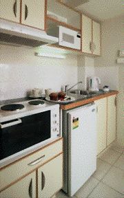 Astor Metropole & Apartment - Dalby Accommodation 1