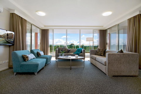 Pacific Suites Canberra - Dalby Accommodation 1