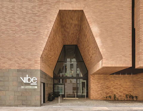 Vibe Hotel Sydney Darling Harbour - Dalby Accommodation 1