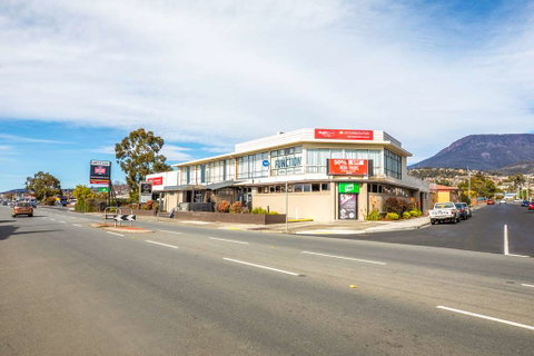 Nightcap at Carlyle Hotel - Dalby Accommodation 2