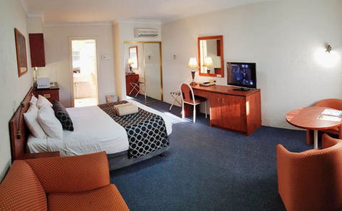 Amber Court Motor Inn - Dalby Accommodation 1