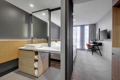 Vibe Hotel Canberra - Dalby Accommodation 39
