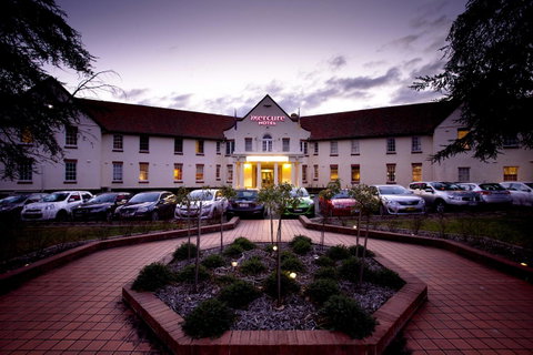 Mercure Canberra - Dalby Accommodation 23