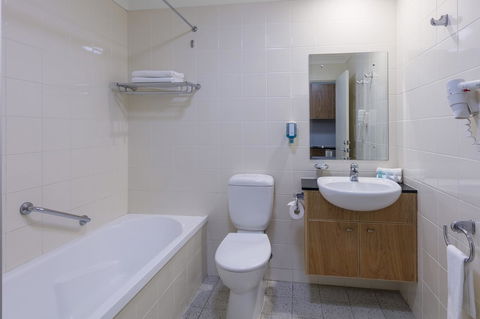 Nesuto Canberra - Dalby Accommodation 24
