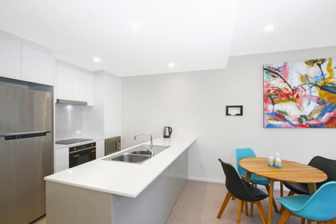 IQ Smart Apartments 704 Braddon ACT - Dalby Accommodation 3