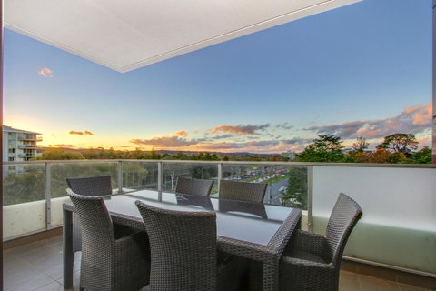 IQ Smart Apartments 704 Braddon ACT - Dalby Accommodation 7