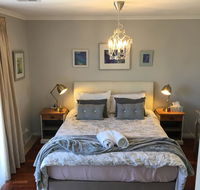 Finches Canberra - Dalby Accommodation