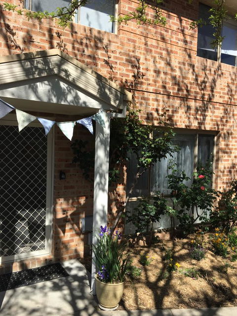 Finches Canberra - Dalby Accommodation 31