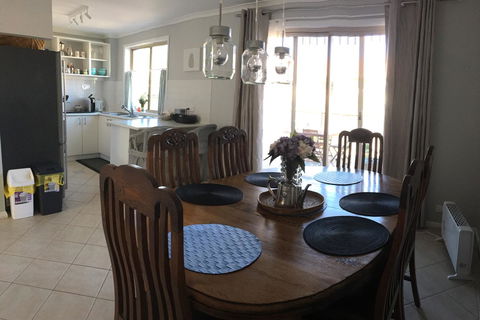 Finches Canberra - Dalby Accommodation 20