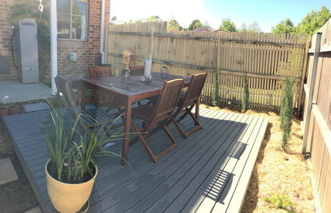 Finches Canberra - Dalby Accommodation 24