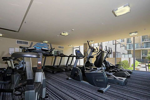 Spacious 1BR Stylish New Acton Apartment +Parking - Dalby Accommodation 19