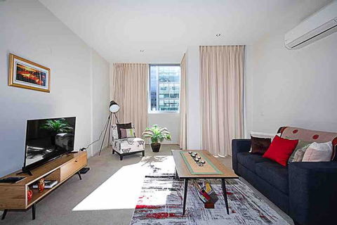 Spacious 1BR Stylish New Acton Apartment +Parking - Dalby Accommodation 20