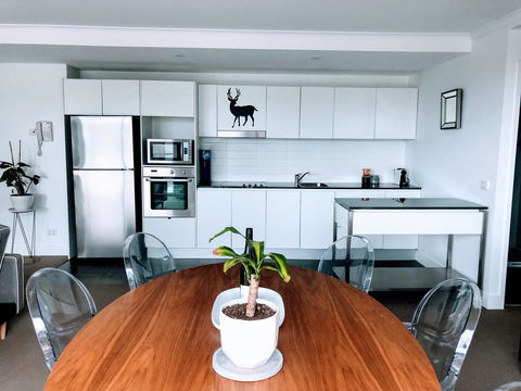 Staying Places - The Avenue - Dalby Accommodation 7