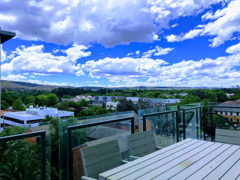Staying Places - The Avenue - Dalby Accommodation 17
