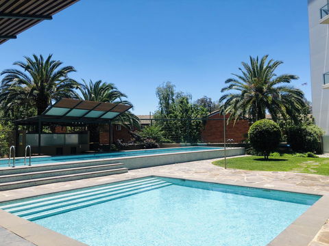 Staying Places - The Avenue - Dalby Accommodation 1
