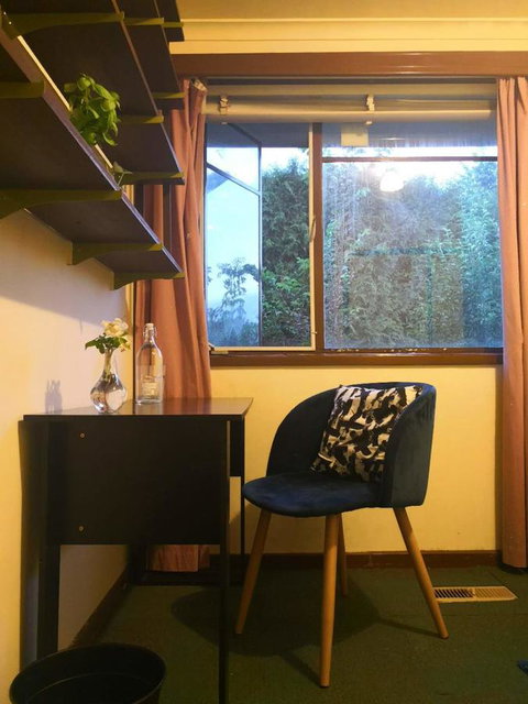 Space And Quiet Safe Room Canberra - Dalby Accommodation 9