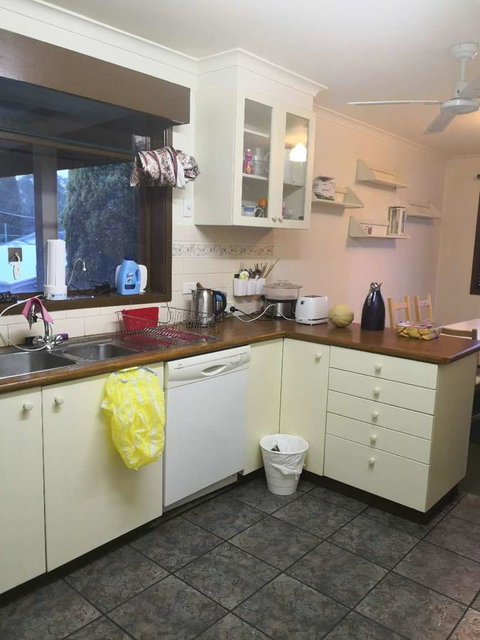 Space And Quiet Safe Room Canberra - Dalby Accommodation 8