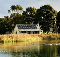 The Lake House Retreat - Dalby Accommodation
