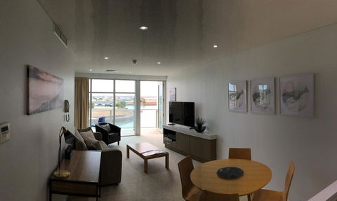 Wallaroo Marina Waterfront Luxe Apartment - Dalby Accommodation 1