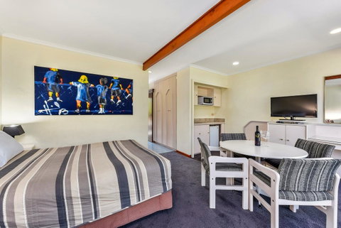 William Macintosh Motor Lodge - Dalby Accommodation 19
