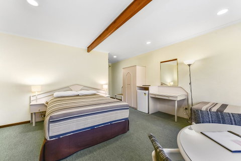 William Macintosh Motor Lodge - Dalby Accommodation 23