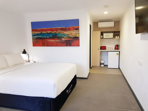 William Macintosh Motor Lodge - Dalby Accommodation 6