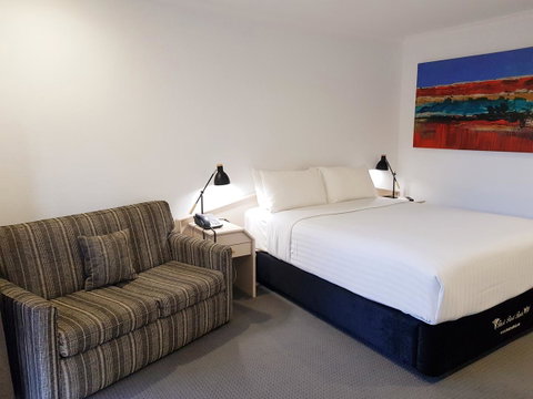 William Macintosh Motor Lodge - Dalby Accommodation 7