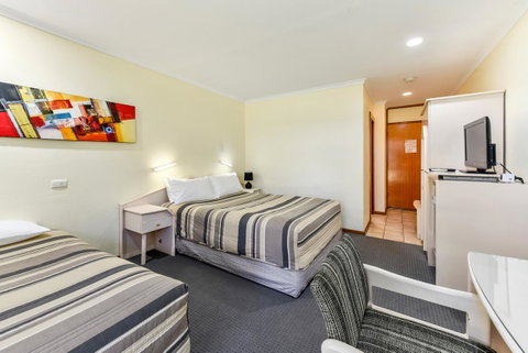 William Macintosh Motor Lodge - Dalby Accommodation 10
