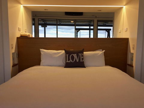 Barossa Pavilions & Glasshouse - Dalby Accommodation 2