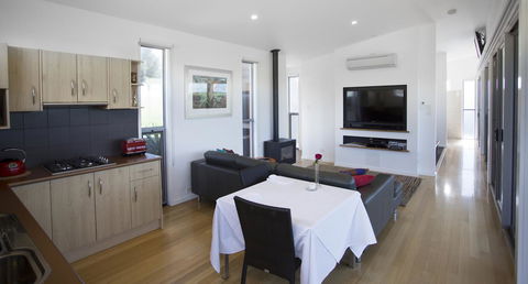 Barossa Pavilions & Glasshouse - Dalby Accommodation 6