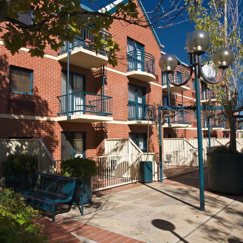 BreakFree Adelaide - Dalby Accommodation 0