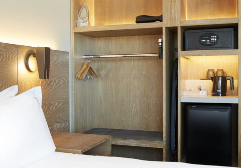 Holiday Inn Express Adelaide City Centre, An IHG Hotel - Dalby Accommodation 9