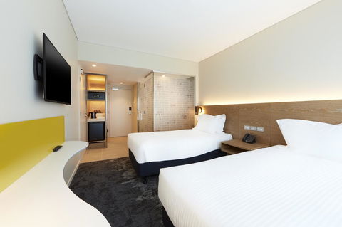 Holiday Inn Express Adelaide City Centre, An IHG Hotel - Dalby Accommodation 5