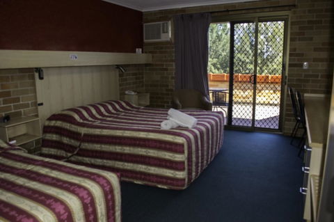 Windsor Terrace Motel - Dalby Accommodation 12