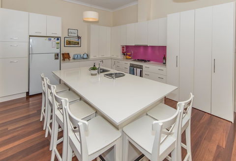 The Tudor House - Dalby Accommodation 8