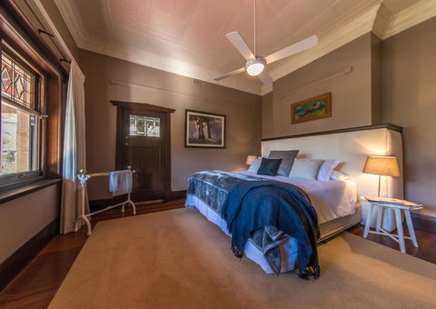 The Tudor House - Dalby Accommodation 2