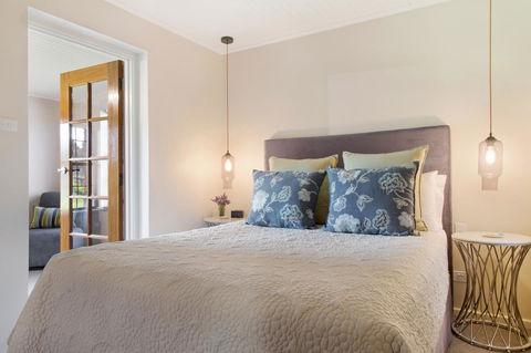 Stonewell Cottages And Vineyards - Dalby Accommodation 25