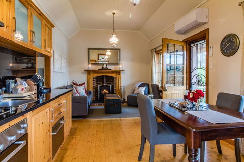 Stonewell Cottages And Vineyards - Dalby Accommodation 41