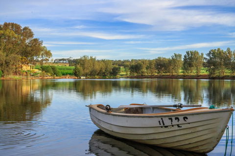 Stonewell Cottages And Vineyards - Dalby Accommodation 40