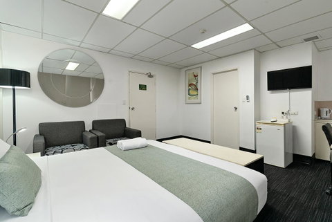 Cosmo On Bank - Dalby Accommodation 9