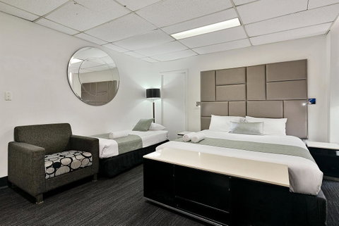 Cosmo On Bank - Dalby Accommodation 4